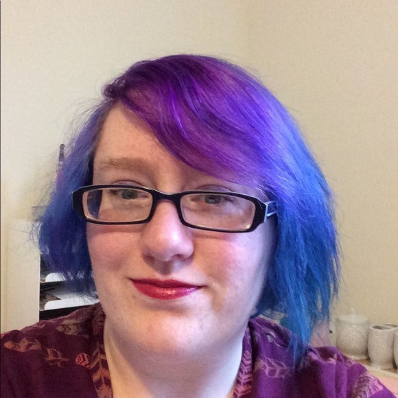 Meet Your Posher - Picture 5 of 5